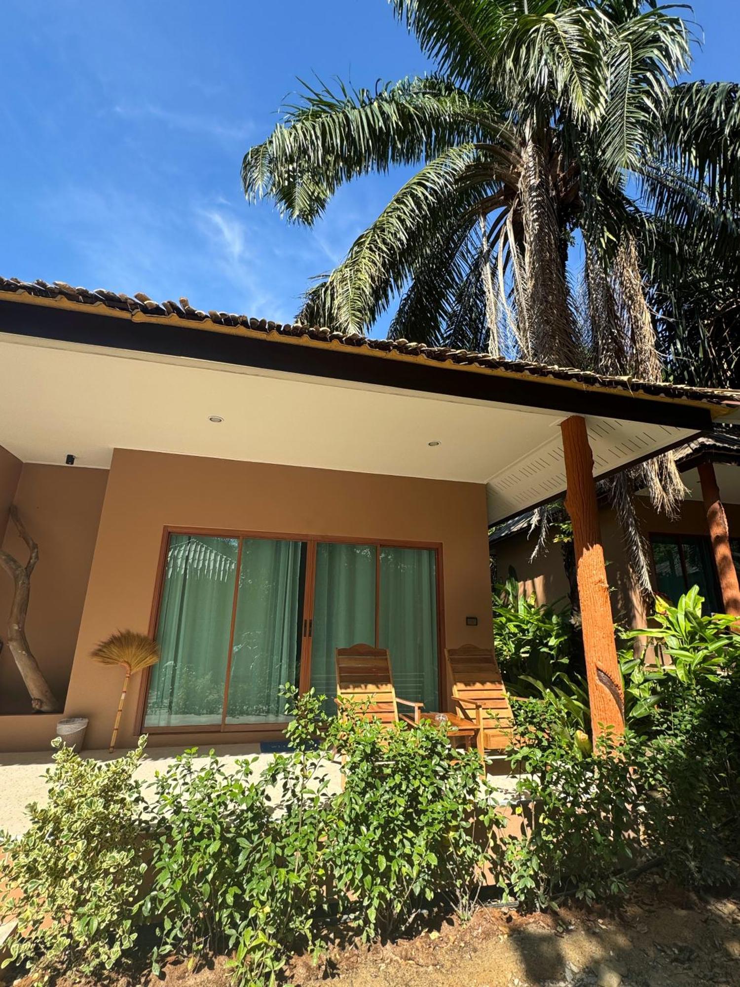 Sunny Cove Beach Resort Koh Phayam Ranong Exterior foto