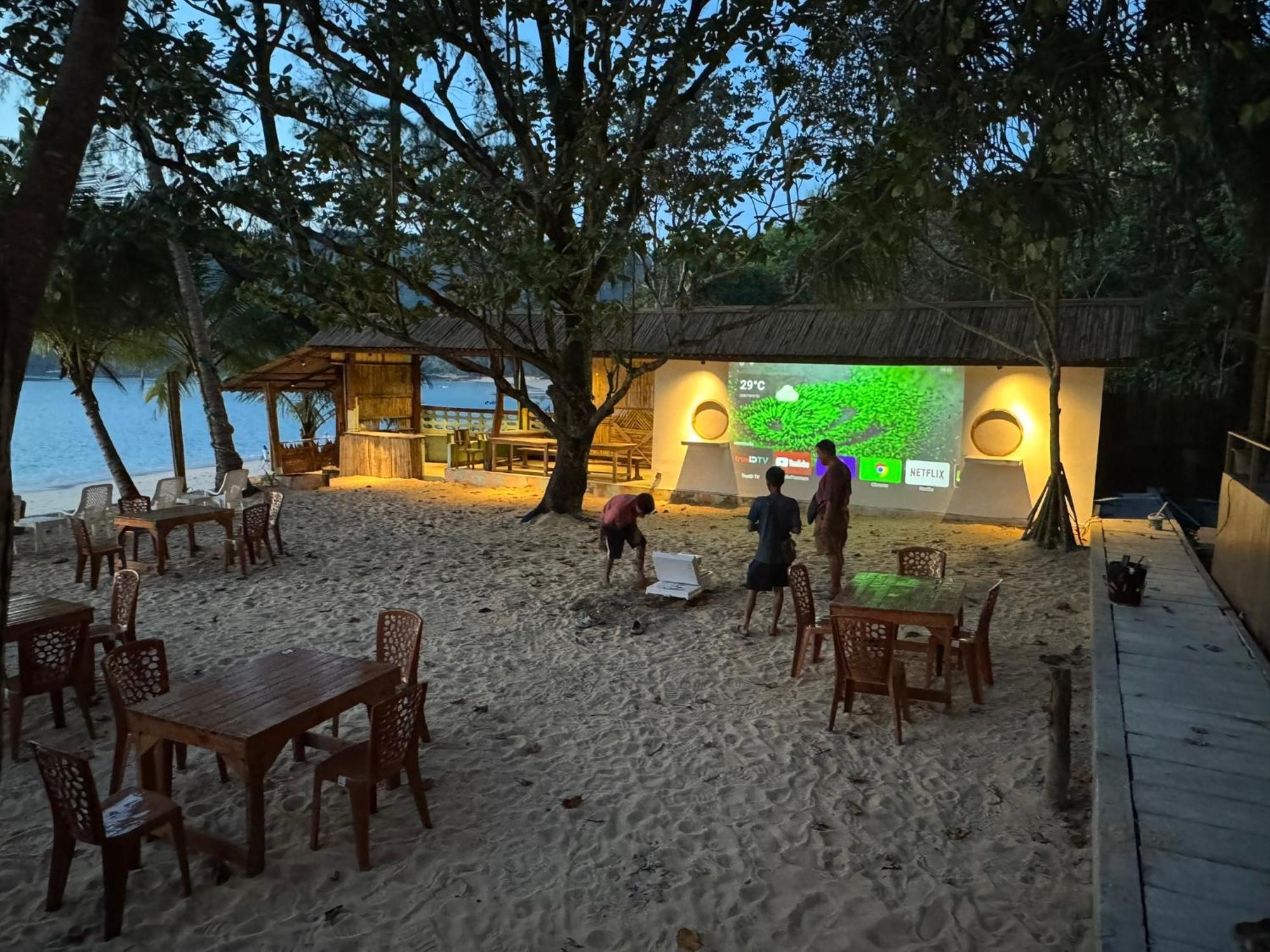 Sunny Cove Beach Resort Koh Phayam Ranong Exterior foto