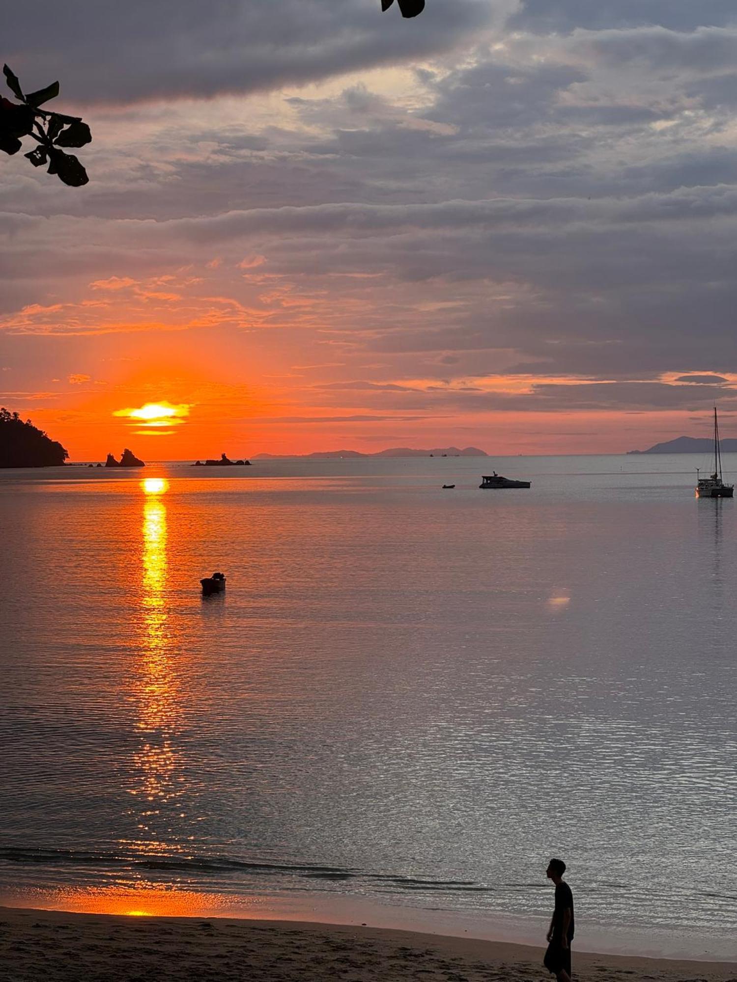 Sunny Cove Beach Resort Koh Phayam Ranong Exterior foto